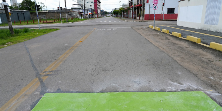 Faixa verde no asfalto? Entenda a nova sinalização instalada em Porto Velho